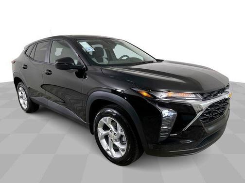 Mosaic Black Metallic 2026 Chevrolet Trax LS