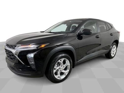 Mosaic Black Metallic 2026 Chevrolet Trax LS