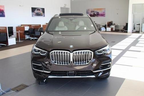 Photo 2 of 48 of 2022 BMW X5 xDrive40i