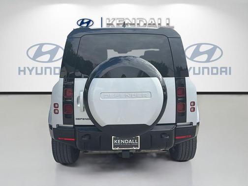 Fuji White 2024 Land Rover Defender 110 P400 X-Dynamic SE