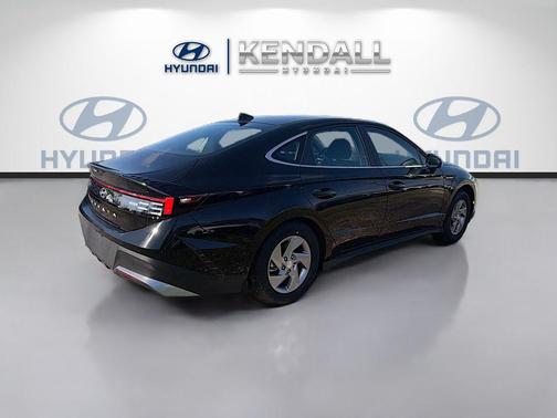 Abyss Black 2026 Hyundai SONATA SE