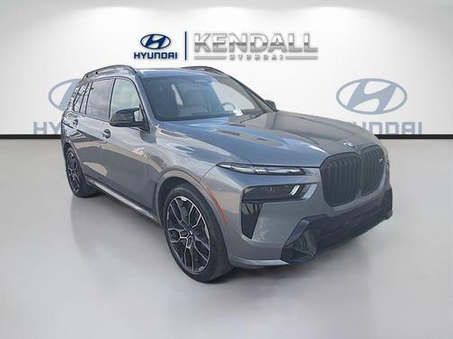 Skyscraper Grey Metallic 2025 BMW X7 M60i