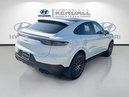 White 2023 Porsche Cayenne Platinum Edition