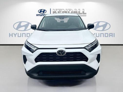 Ice Cap 2024 Toyota RAV4 LE