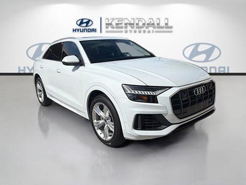 Glacier White Metallic 2023 Audi Q8 55 Prestige