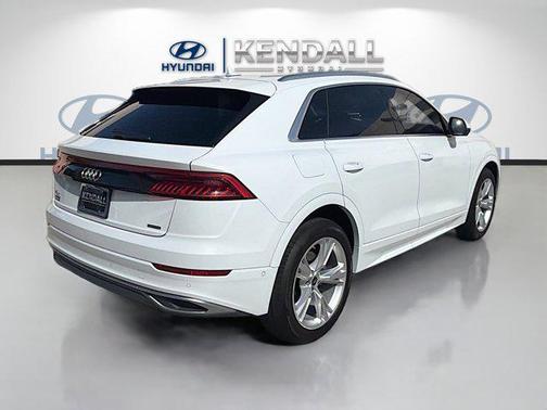 Glacier White Metallic 2023 Audi Q8 55 Prestige