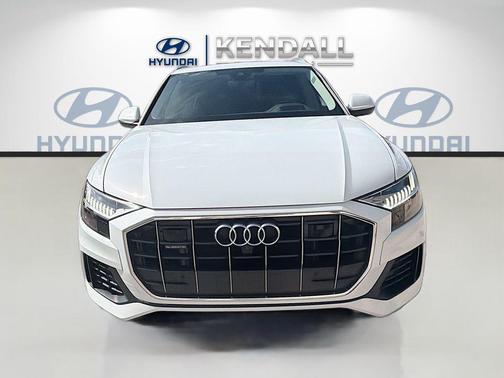 Glacier White Metallic 2023 Audi Q8 55 Prestige