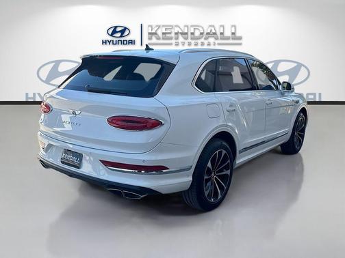 2023 Bentley Bentayga V8