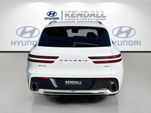 Uyuni White 2025 Genesis GV70 2.5T AWD