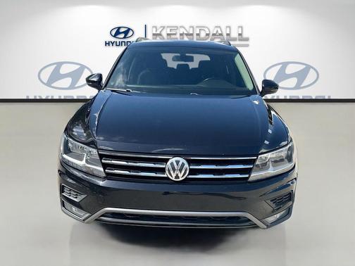 Pearl Metallic 2018 Volkswagen Tiguan 2.0T SE