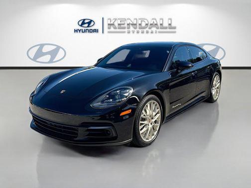 Jet Black Metallic 2020 Porsche Panamera 4