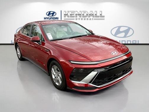 Ultimate red 2025 Hyundai SONATA SE