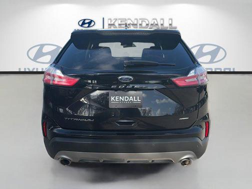 AGATE BLACK METALLIC 2022 Ford Edge Titanium