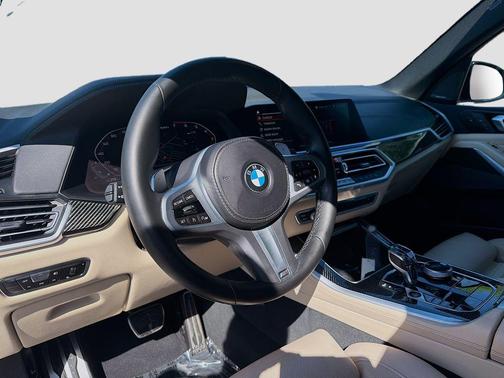 Mineral White Metallic 2022 BMW X5 M50i