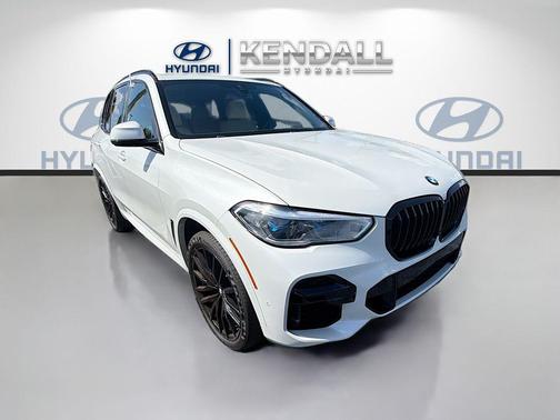 Mineral White Metallic 2022 BMW X5 M50i