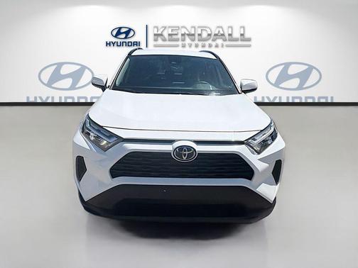 Ice Cap 2024 Toyota RAV4 XLE