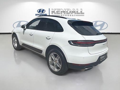 White 2021 Porsche Macan Macan