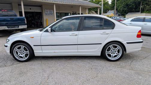 2005 BMW 325 325i Sedan 4D