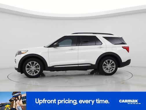 White 2024 Ford Explorer XLT