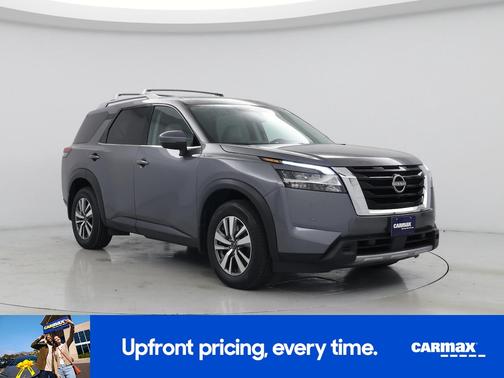 Gray 2023 Nissan Pathfinder SL