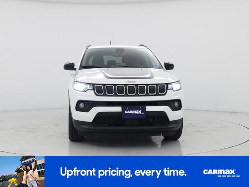 White 2022 Jeep Compass Latitude