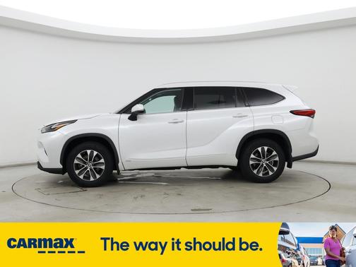 2022 Toyota Highlander Hybrid XLE