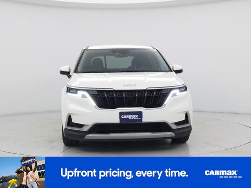 White 2022 Kia Carnival LX