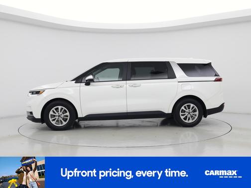 White 2022 Kia Carnival LX