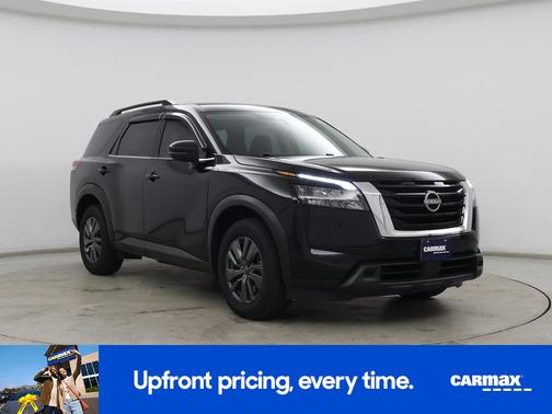 2023 Nissan Pathfinder SV