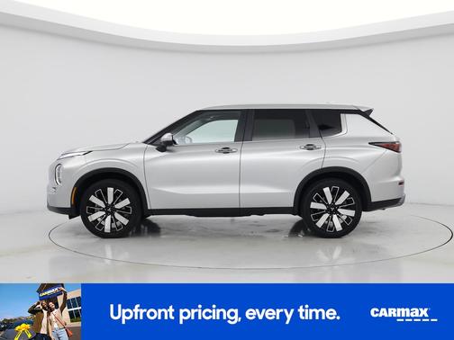 Silver 2025 Mitsubishi Outlander SE
