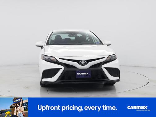 White 2024 Toyota Camry SE
