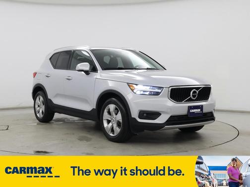 2021 Volvo XC40 T4 Momentum