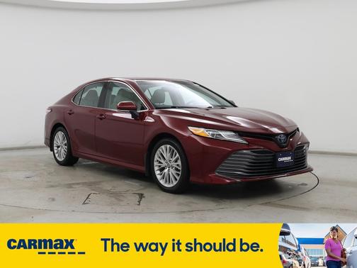2020 Toyota Camry Hybrid XLE