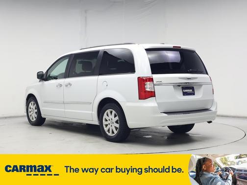 2016 Chrysler Town & Country Touring