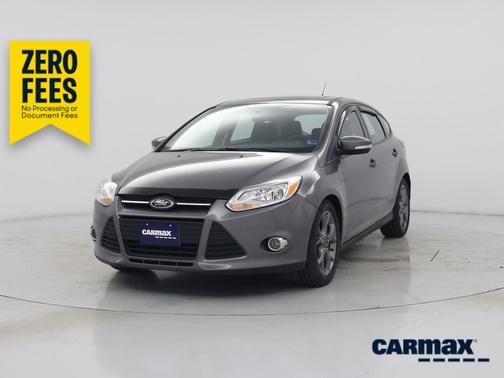 Gray 2014 Ford Focus SE