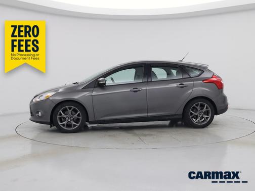 Gray 2014 Ford Focus SE