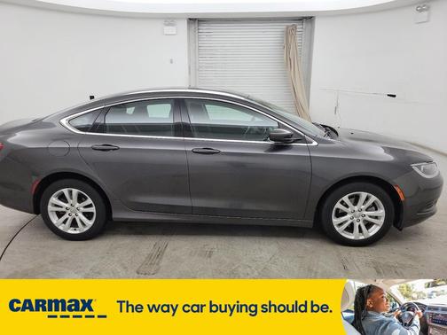 2016 Chrysler 200 LX