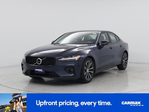 Blue 2022 Volvo S60 B5 Momentum
