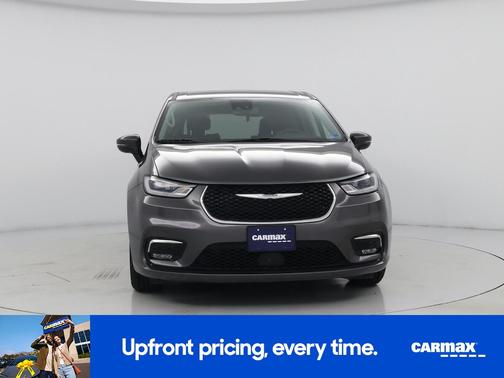 Gray 2023 Chrysler Pacifica Touring L