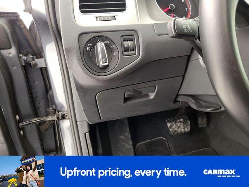 2017 Volkswagen Golf SE