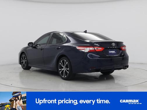Green 2020 Toyota Camry SE