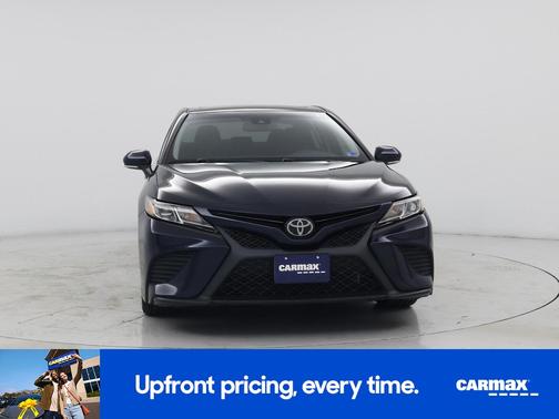Green 2020 Toyota Camry SE