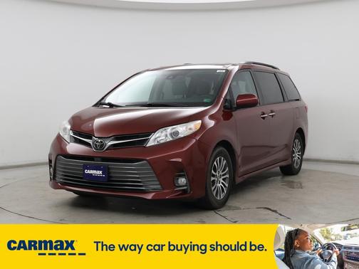 2020 Toyota Sienna XLE