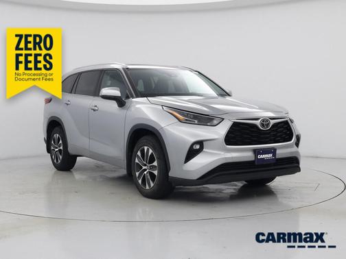 Silver 2022 Toyota Highlander XLE