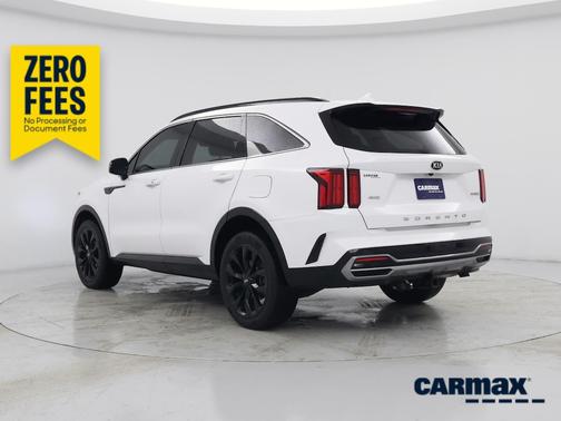 White 2021 Kia Sorento SX