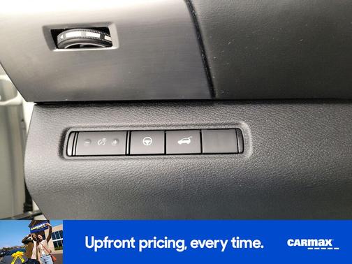 White 2023 Nissan Pathfinder SL