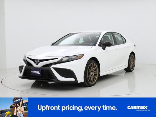 White 2024 Toyota Camry SE