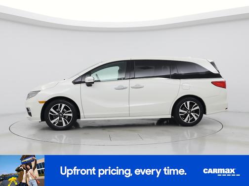 White 2018 Honda Odyssey Elite