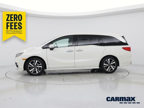 White 2018 Honda Odyssey Elite