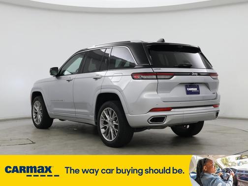 2022 Jeep Grand Cherokee Summit